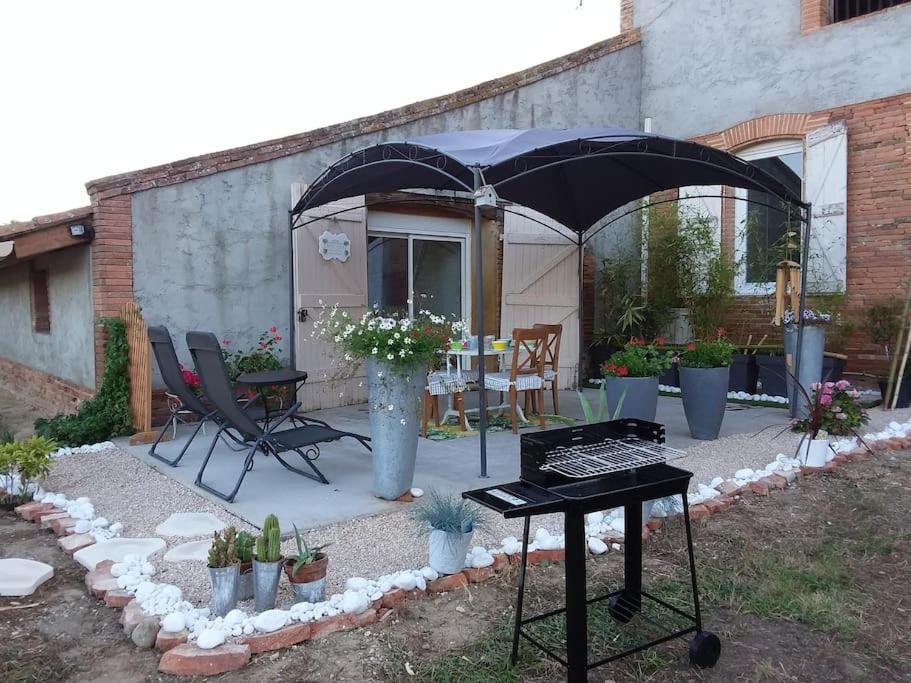 Charmante Dependance En Campagne Samatan Exterior photo